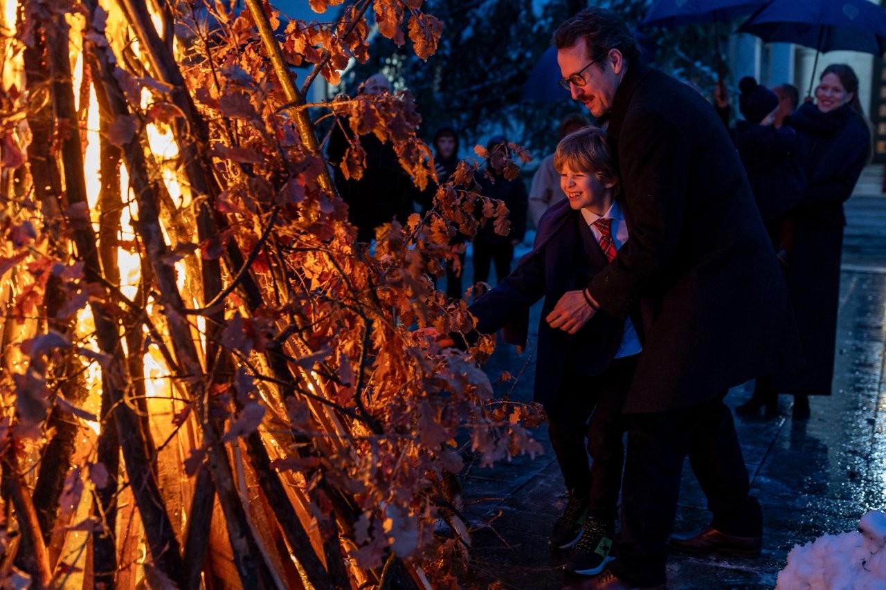 BADNjE VEČE U KRALjEVSKOM DVORU – POŠTOVANjE STARE TRADICIJE CHRISTMAS EVE AT THE ROYAL PALACE – FOLLOWING OLD TRADITIONS