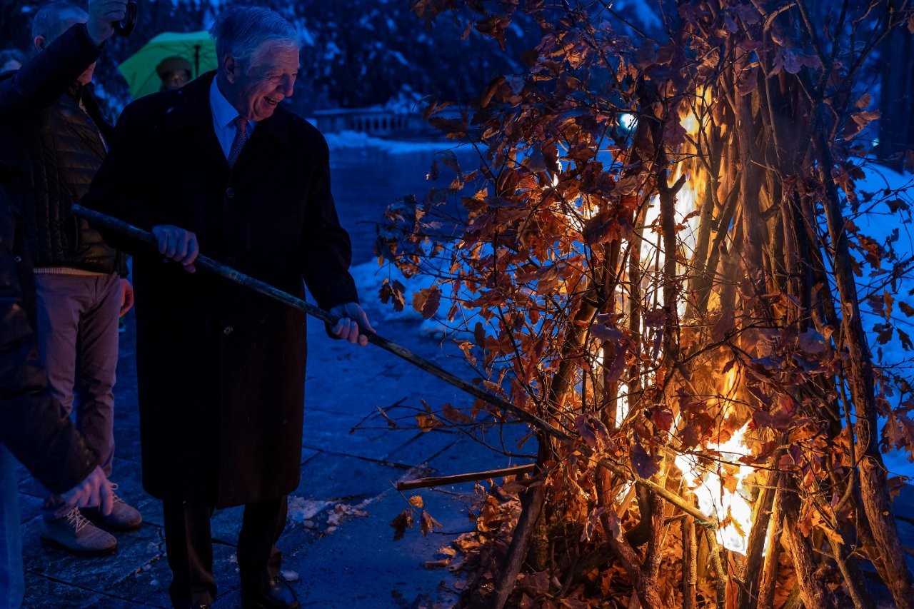 BADNjE VEČE U KRALjEVSKOM DVORU – POŠTOVANjE STARE TRADICIJE CHRISTMAS EVE AT THE ROYAL PALACE – FOLLOWING OLD TRADITIONS