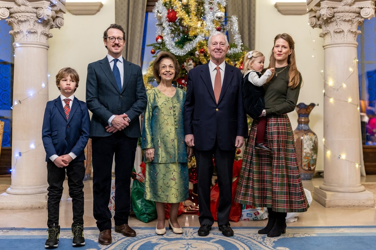 BADNjE VEČE U KRALjEVSKOM DVORU – POŠTOVANjE STARE TRADICIJE CHRISTMAS EVE AT THE ROYAL PALACE – FOLLOWING OLD TRADITIONS