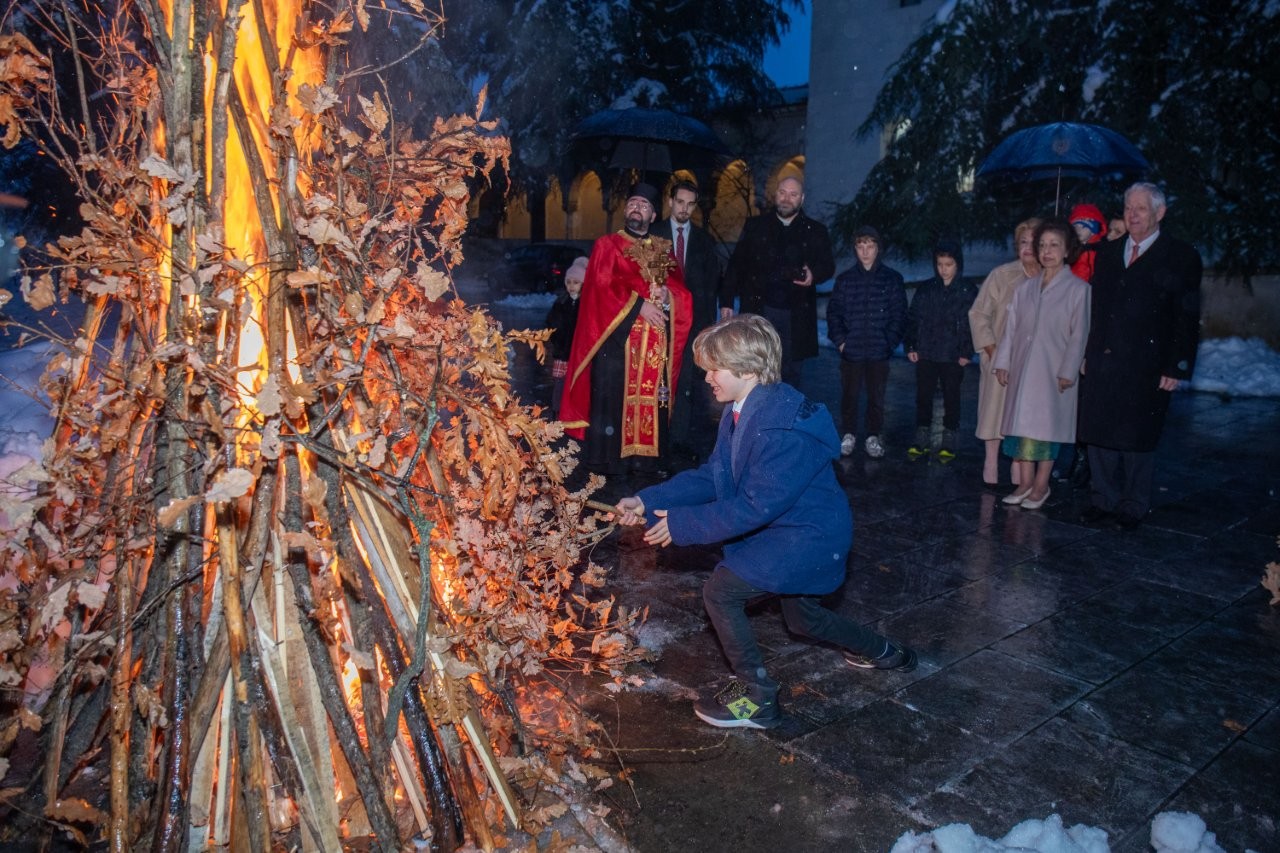 BADNjE VEČE U KRALjEVSKOM DVORU – POŠTOVANjE STARE TRADICIJE CHRISTMAS EVE AT THE ROYAL PALACE – FOLLOWING OLD TRADITIONS