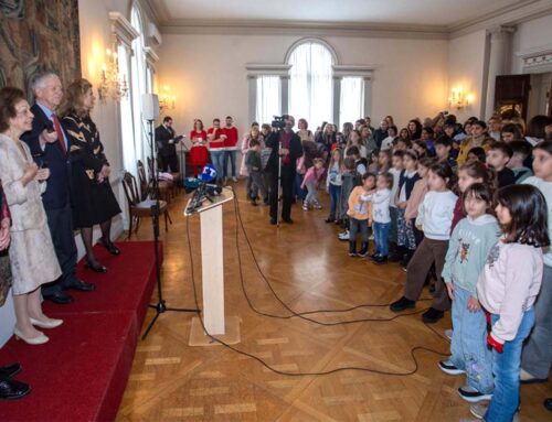 VIŠE OD 1.000 DECE OBELEŽILO BOŽIĆ NA PRIJEMIMA PRINCEZE KATARINE U BELOM DVORU