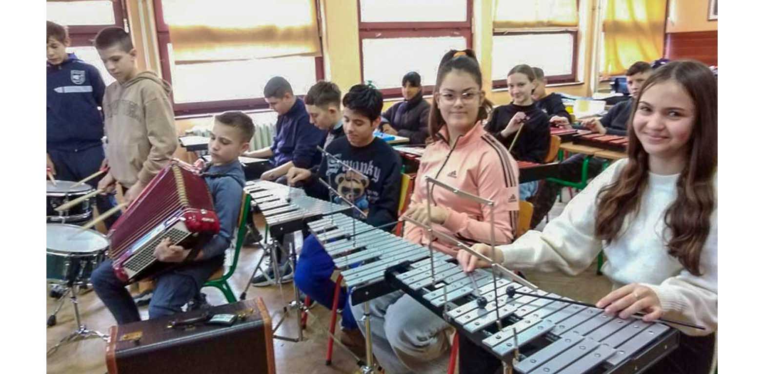 CROWN PRINCESS KATHERINE AND LIFELINE CHICAGO CONTINUE TO SUPPORT MUSIC EDUCATION AT ELEMENTARY SCHOOL IN KOVIN